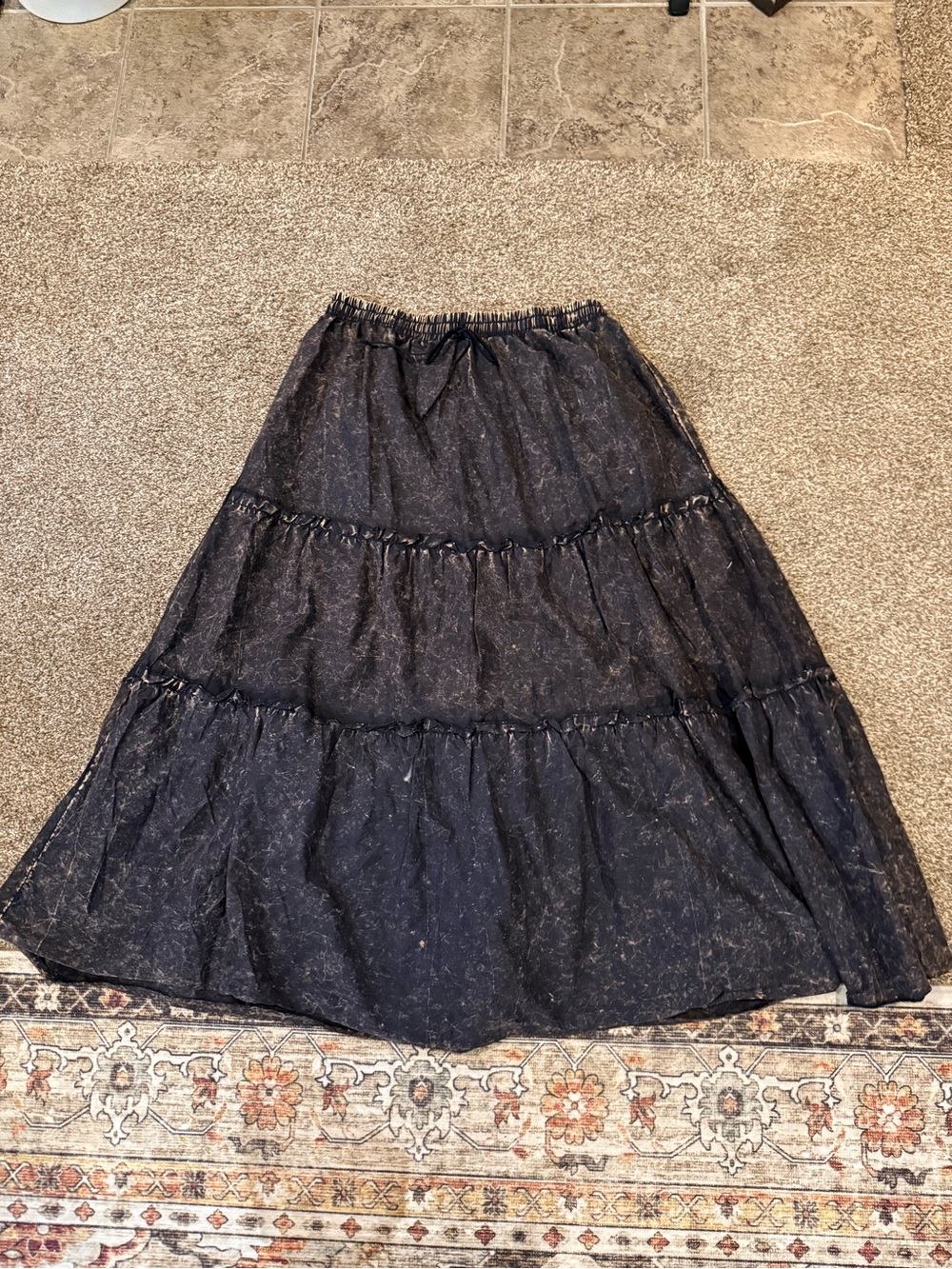 Zenana Outfitters Black Tiered Maxi Skirt with Subtle Speckle - Picture 1 of 4